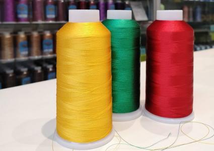 Как выбрать вышивальную нить. Различия между нитками для машинной вышивки.