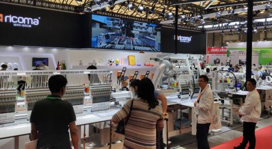 Ricoma Украина на выставке KyivFashion 2020, вышивальные машины, термопрессы, вышивальные нитки.