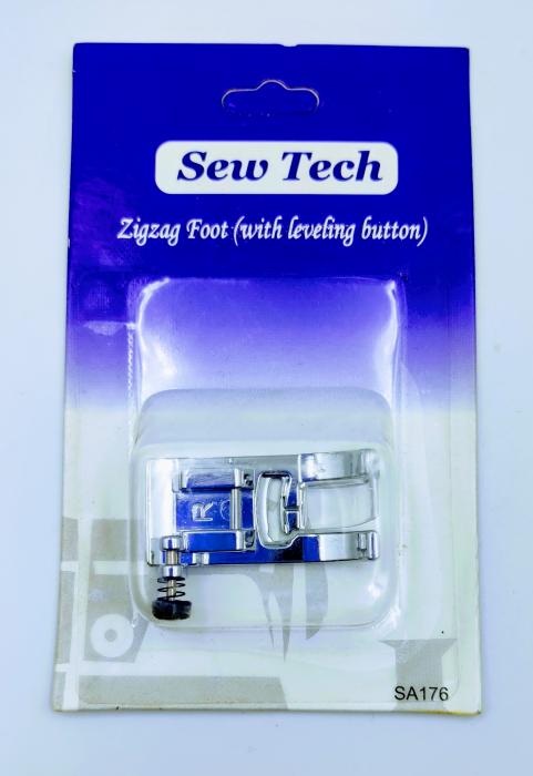  Лапка универсальная с прорезью с левой стороны.